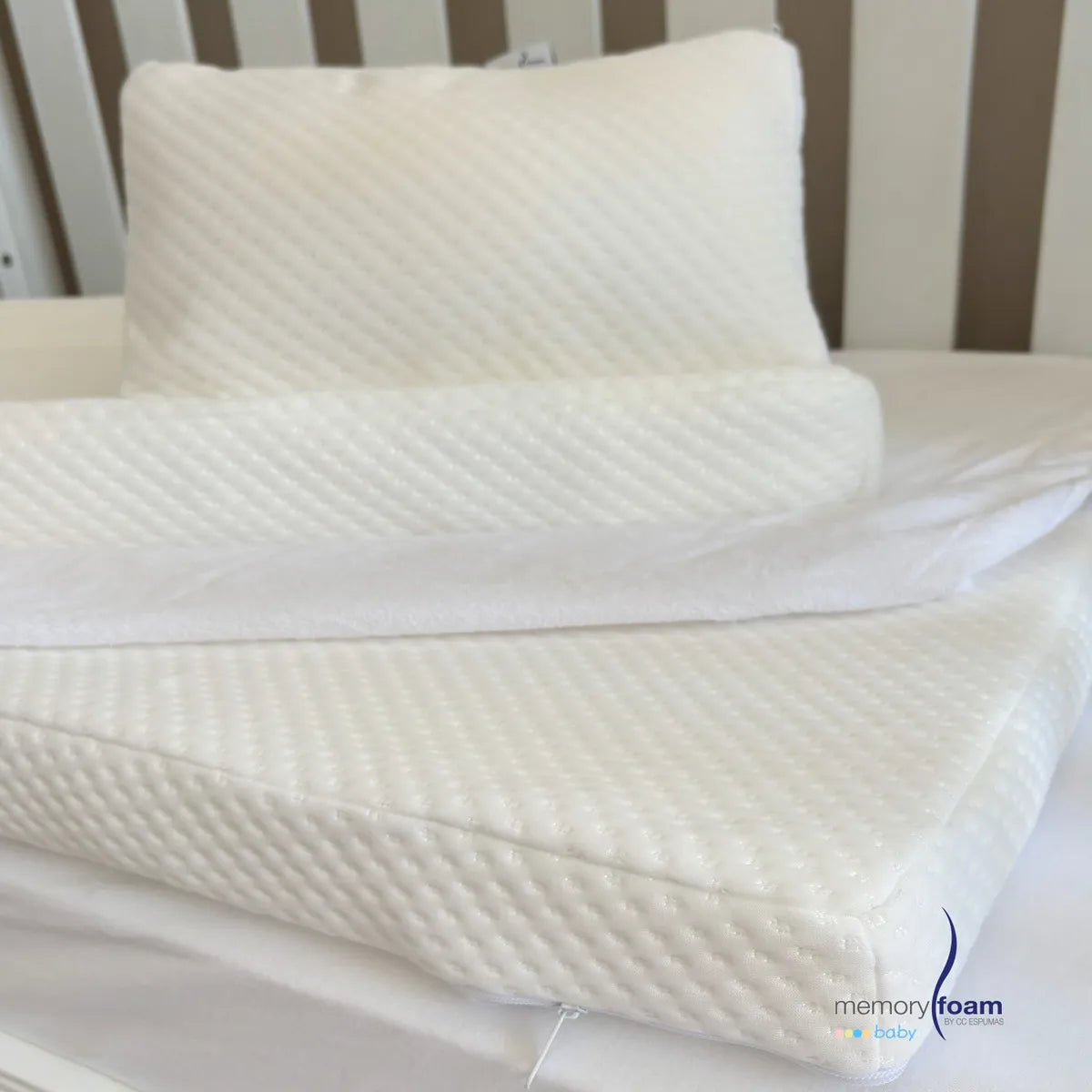 Pack Bebé Colchón de Cuna de viaje + Protector Impermeable + Cambiador + Almohada de bebé